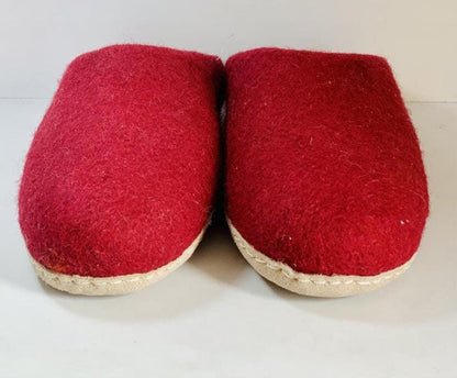 Handcrafted Eco - Friendly Wool Felt Slippers: Cozy Grey Indoor Footwear for Comfort & Warmth Cozy_House_Footwear