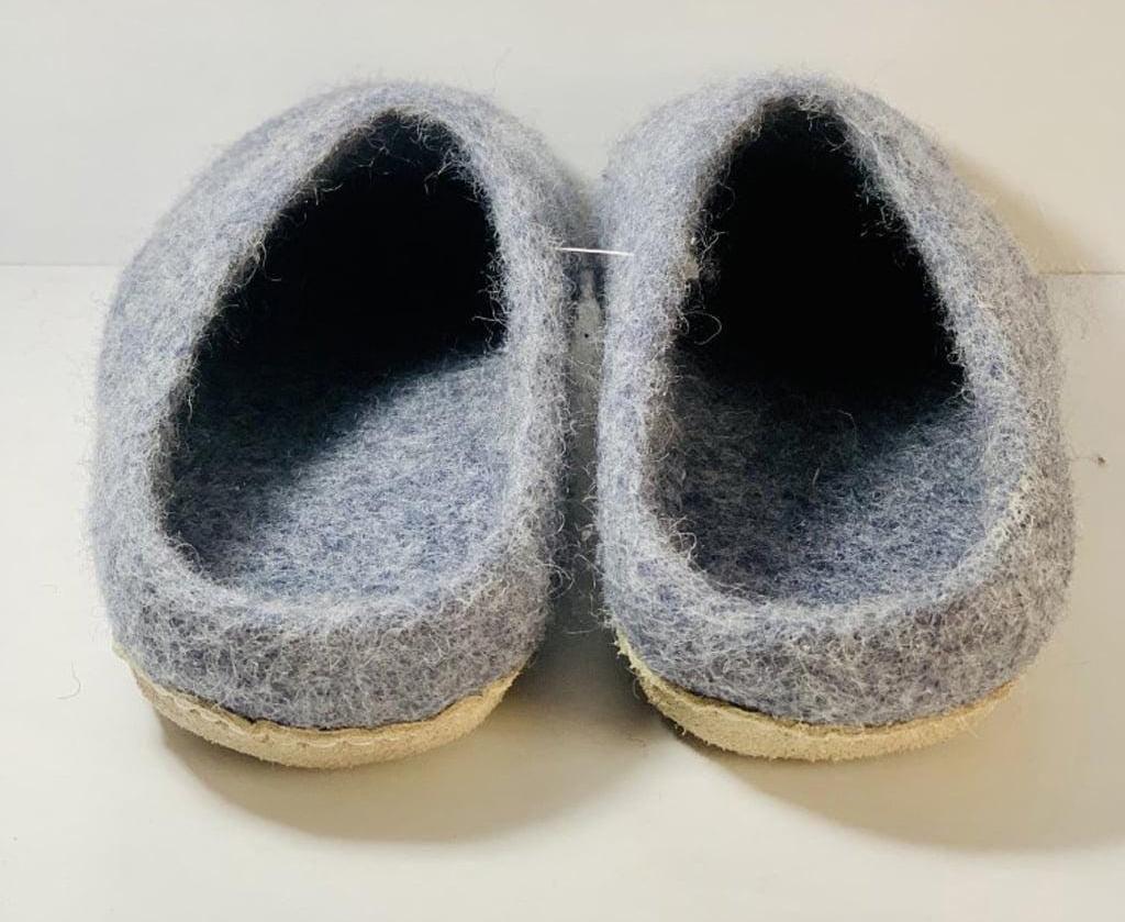 Handcrafted Eco - Friendly Wool Felt Slippers: Cozy Grey Indoor Footwear for Comfort & Warmth Cozy_House_Footwear