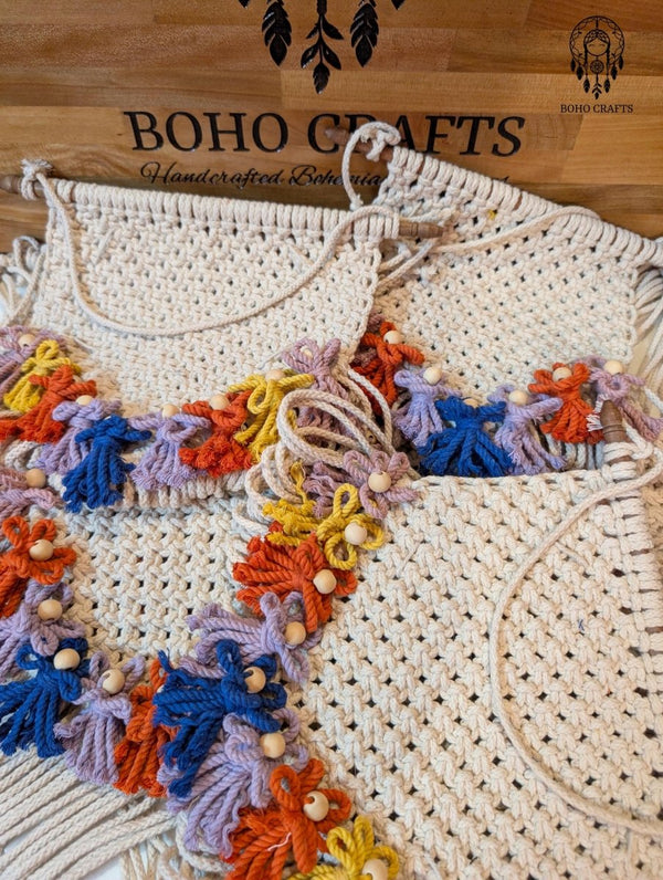 Macramé Wall Hanging: Boho Flowers and Wooden Beads - Photo & Jewelry Holder Cotton