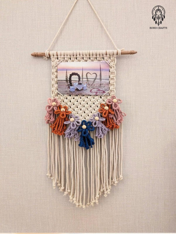 Macramé Wall Hanging: Boho Flowers and Wooden Beads - Photo & Jewelry Holder Cotton