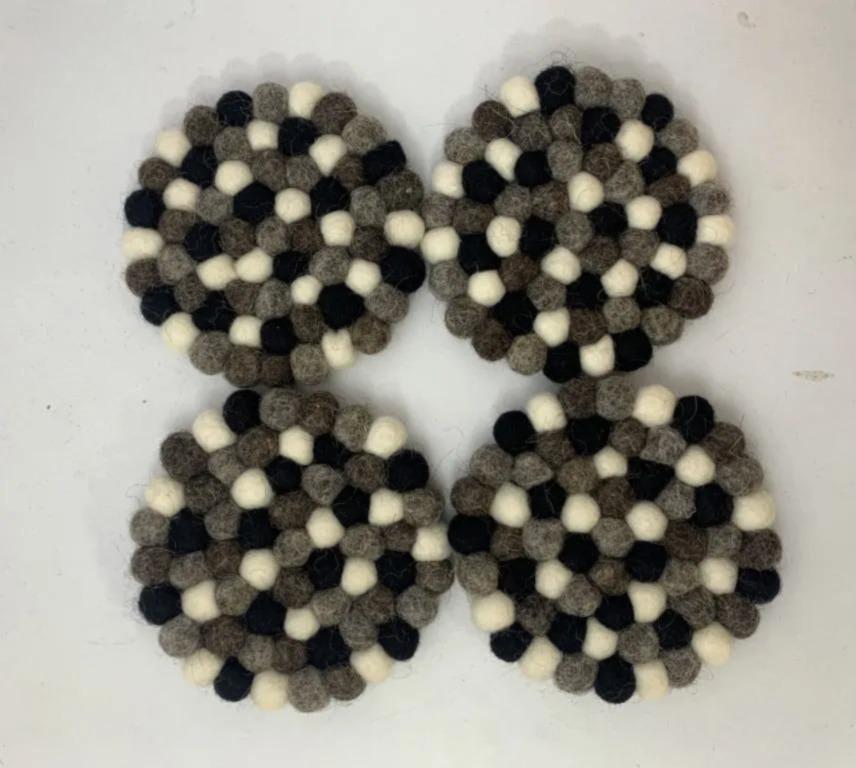 Monochrome Pebble Wool Felt Coaster Set – Round/Square cozy_decor