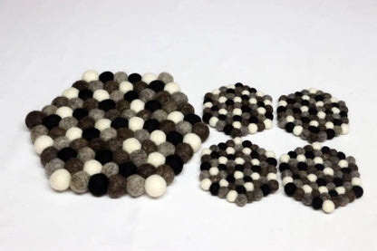 Monochrome Pebble Wool Felt Coaster Set – Round/Square cozy_decor