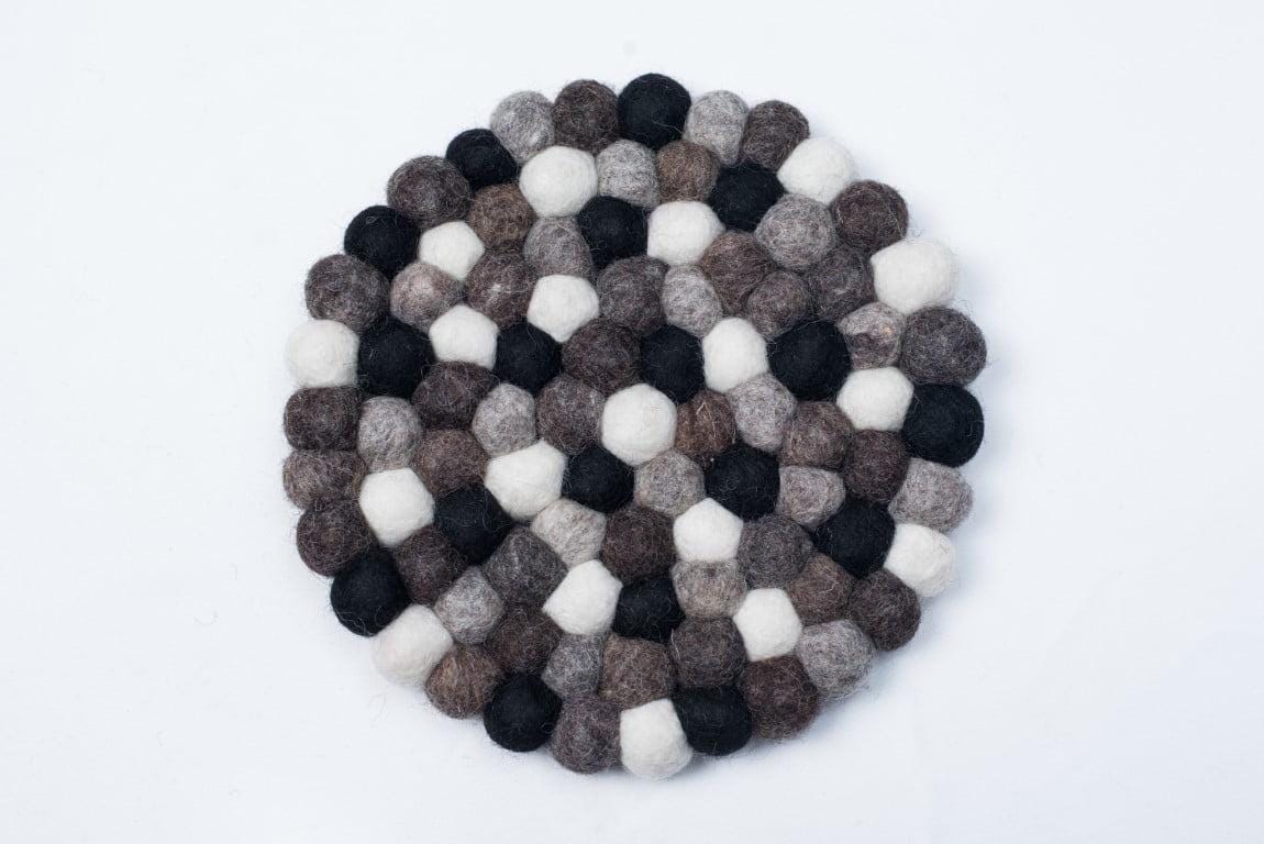 Monochrome Pebble Wool Felt Coaster Set – Round/Square cozy_decor