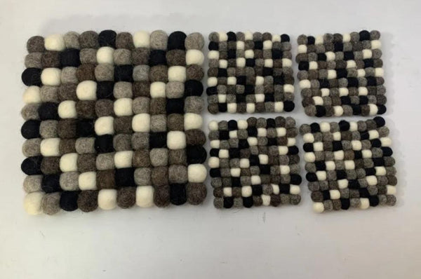 Monochrome Pebble Wool Felt Coaster Set – Round/Square cozy_decor