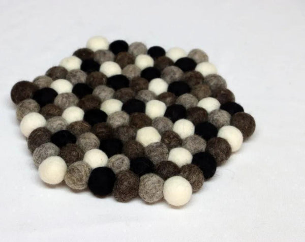 Monochrome Pebble Wool Felt Trivet – Round/Square/Hex cozy_decor